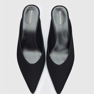 Reformation Marilyn Wedge Mule
$298
Black Satin
